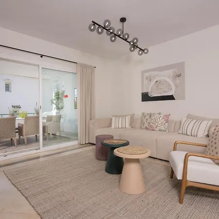 3 Bedroom 3 Bathroom Beachside Apartment