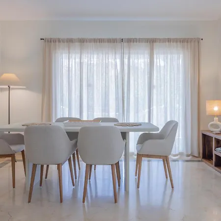 3 Bedroom 3 Bathroom Beachside * Estepona
