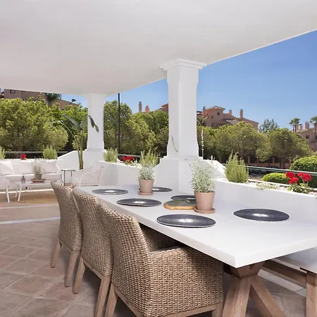 3 Bedroom 3 Bathroom Beachside *